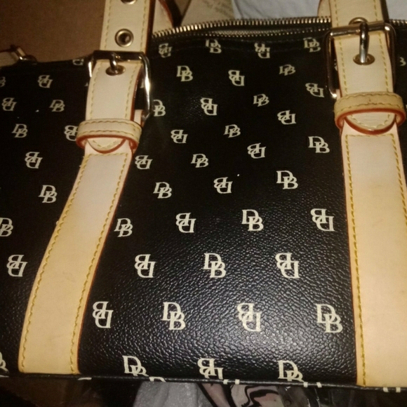 Dooney and Bourke Black & Tan Domed Leather Satchel Logo - Picture 6 of 16